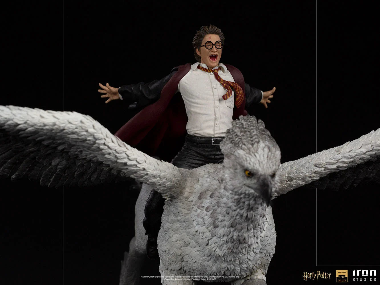 Harry Potter & Buckbeak  By Iron Studios