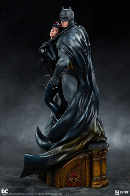 Batman and Catwoman Diorama By Sideshow